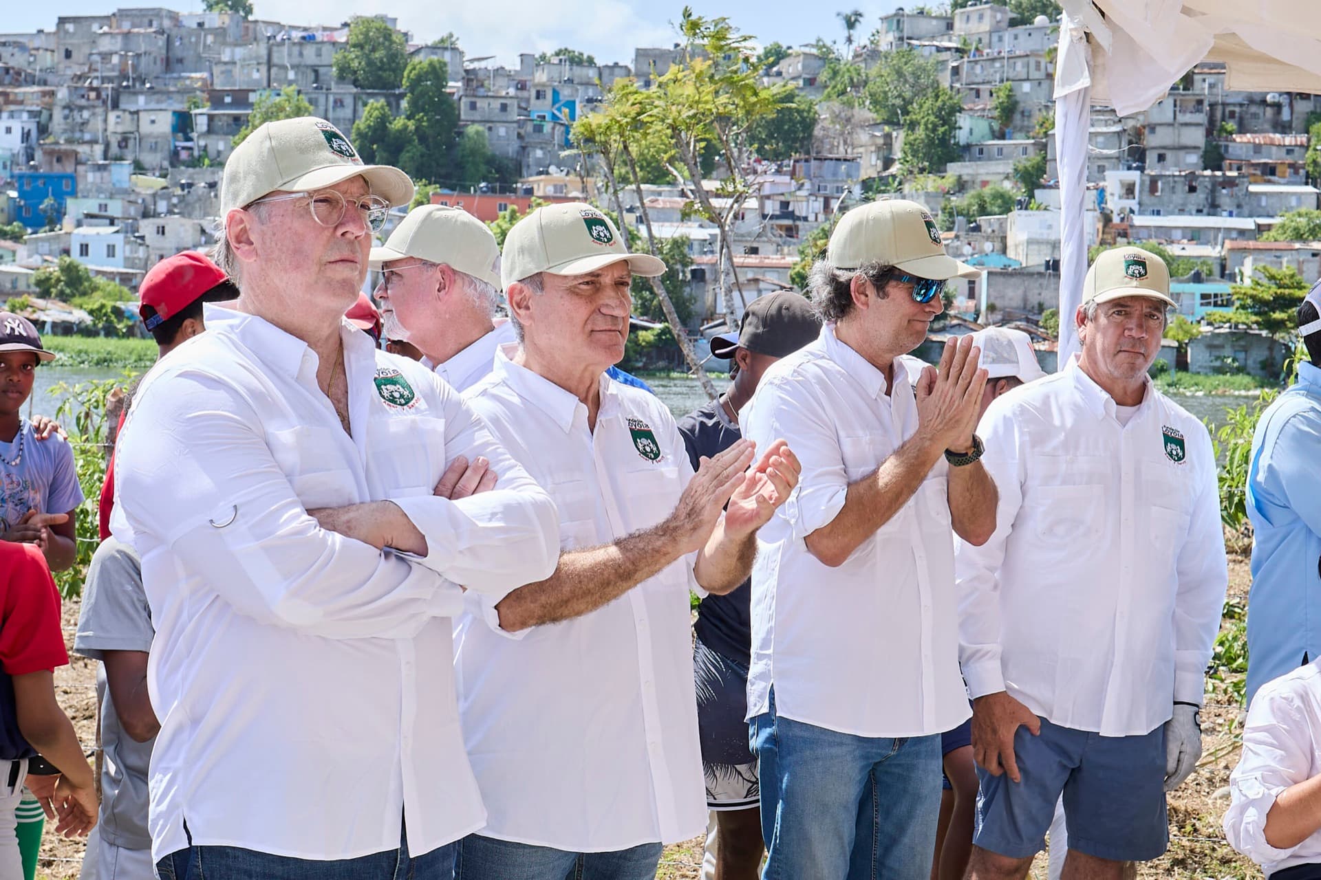 Bosque Miyawaki de Domingo Savio junto al río Ozama